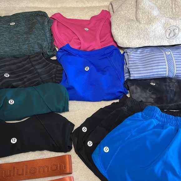 Lululemon 1-3 piece Mystery Box - Picture 3 of 11